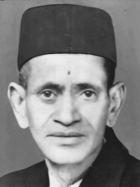Portrait of Shri Hanmantrao Mahindrakar, founder of the trust